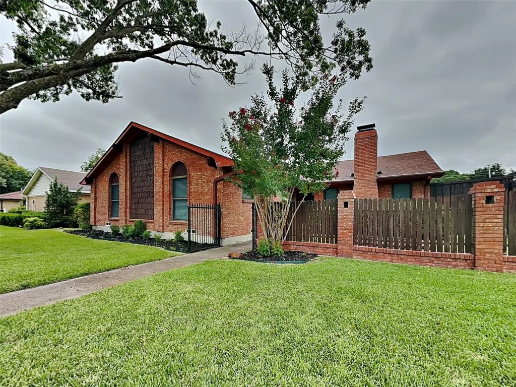 4915 Chilton Drive, Dallas