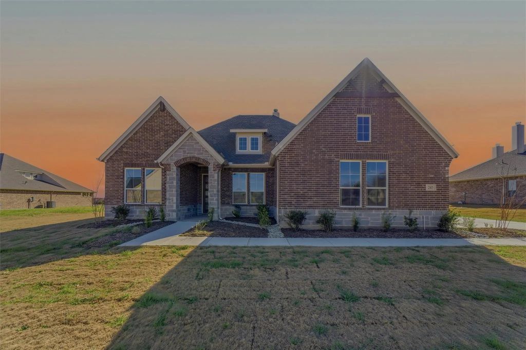 245 Cobb Road, Leonard