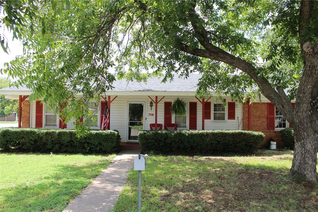 706 Gray Street, Bowie