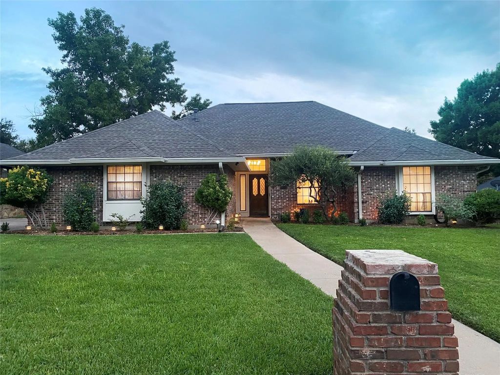 6624 Quail Ridge Drive, North Richland Hills