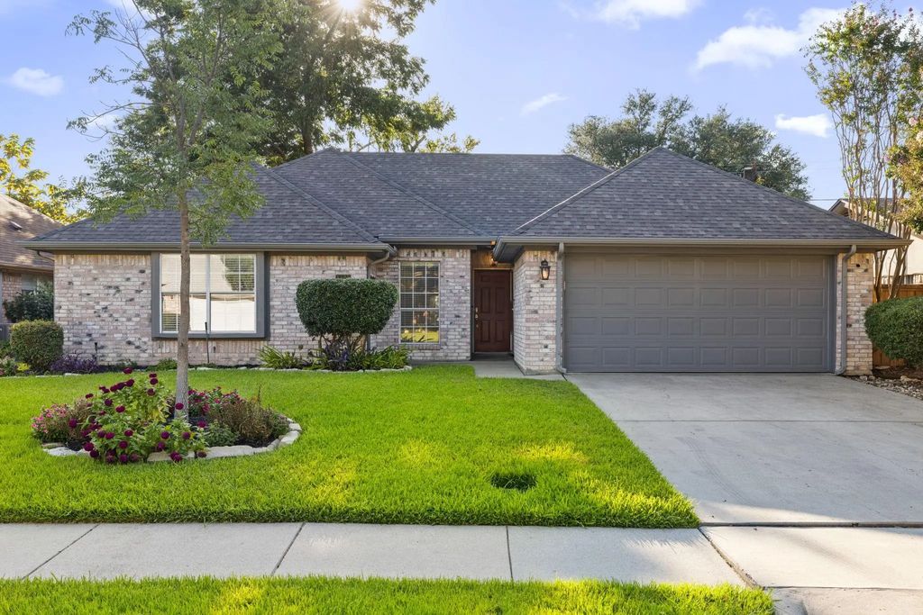 1125 Briar Oaks Drive, Irving