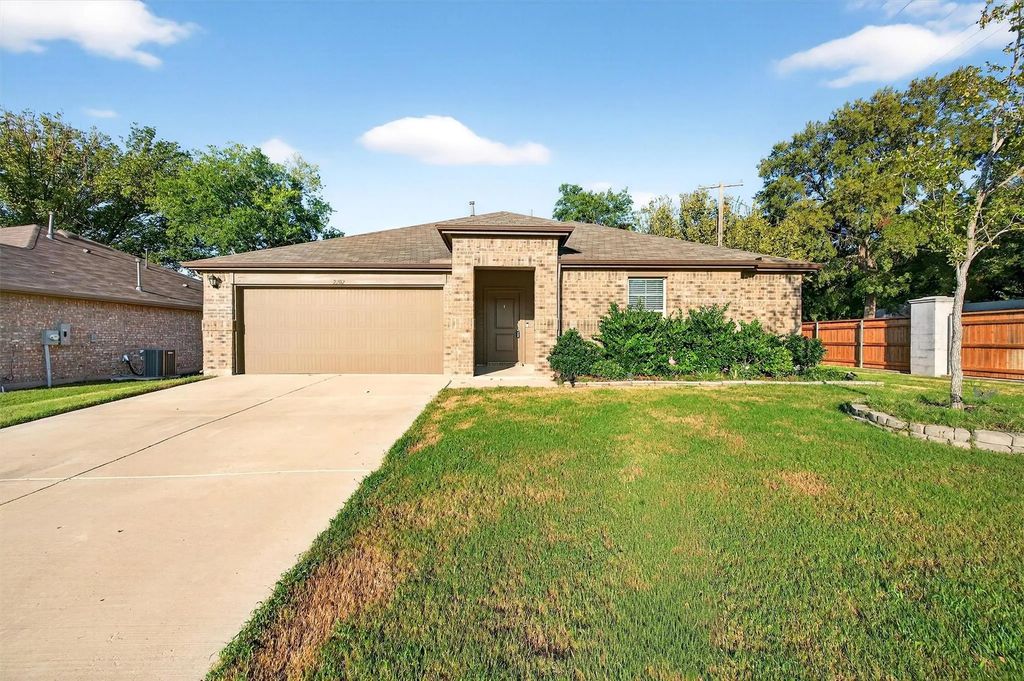 2202 Alamo Road, Sherman