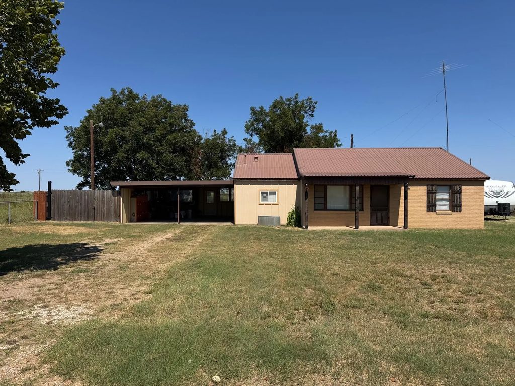 19516 E Hwy 277, Seymour