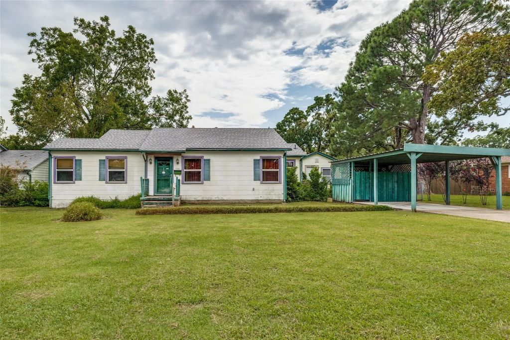 1508 W Shepherd Street, Denison