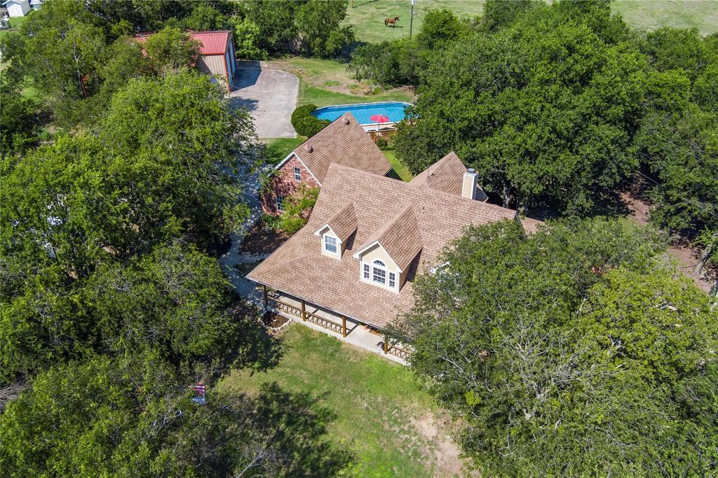 425 Cartwright Drive, Benbrook