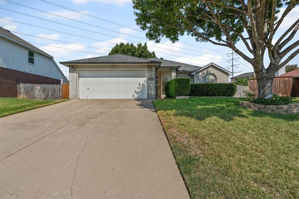 2368 Warrington Drive, Grand Prairie