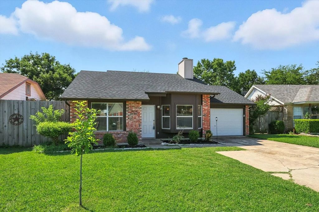 1404 Thackery Drive, Arlington