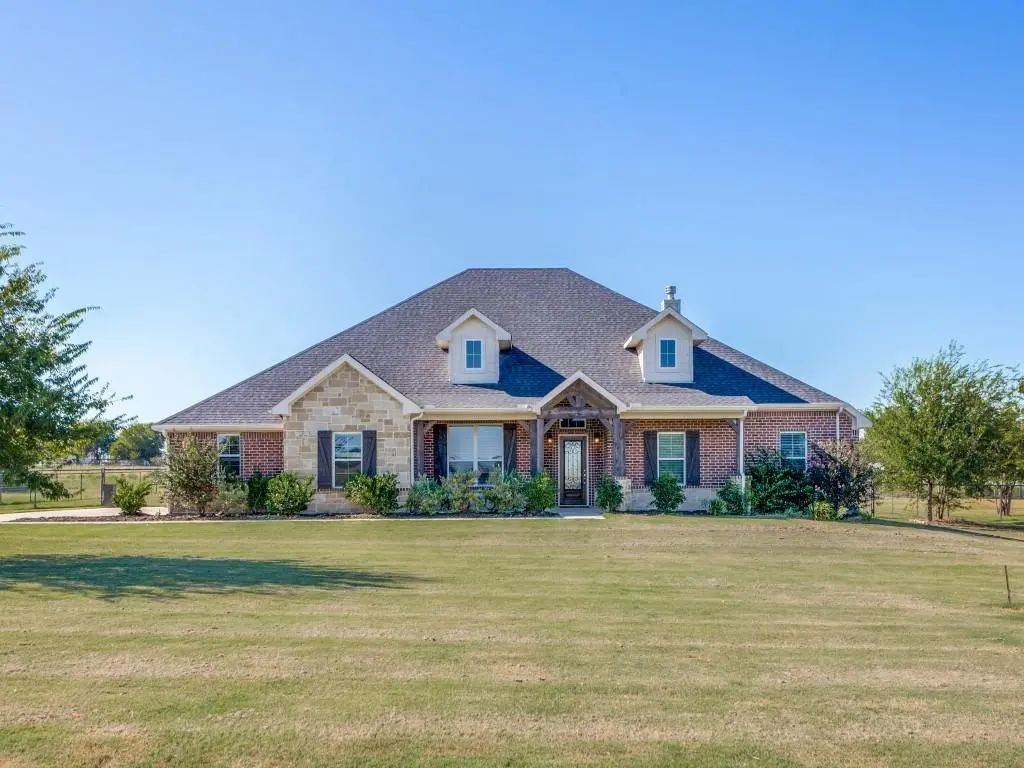 7033 County Road 913, Godley