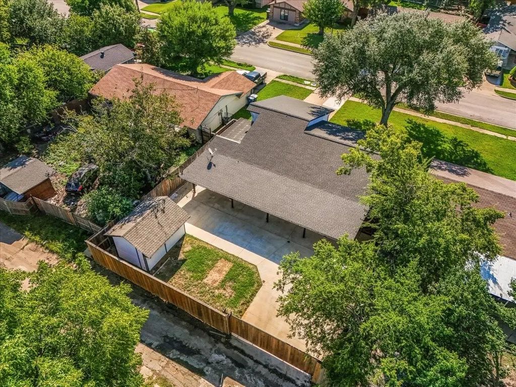613 Oxford Park, Garland