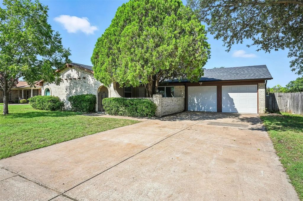 6304 Lavano Drive, Edgecliff Village