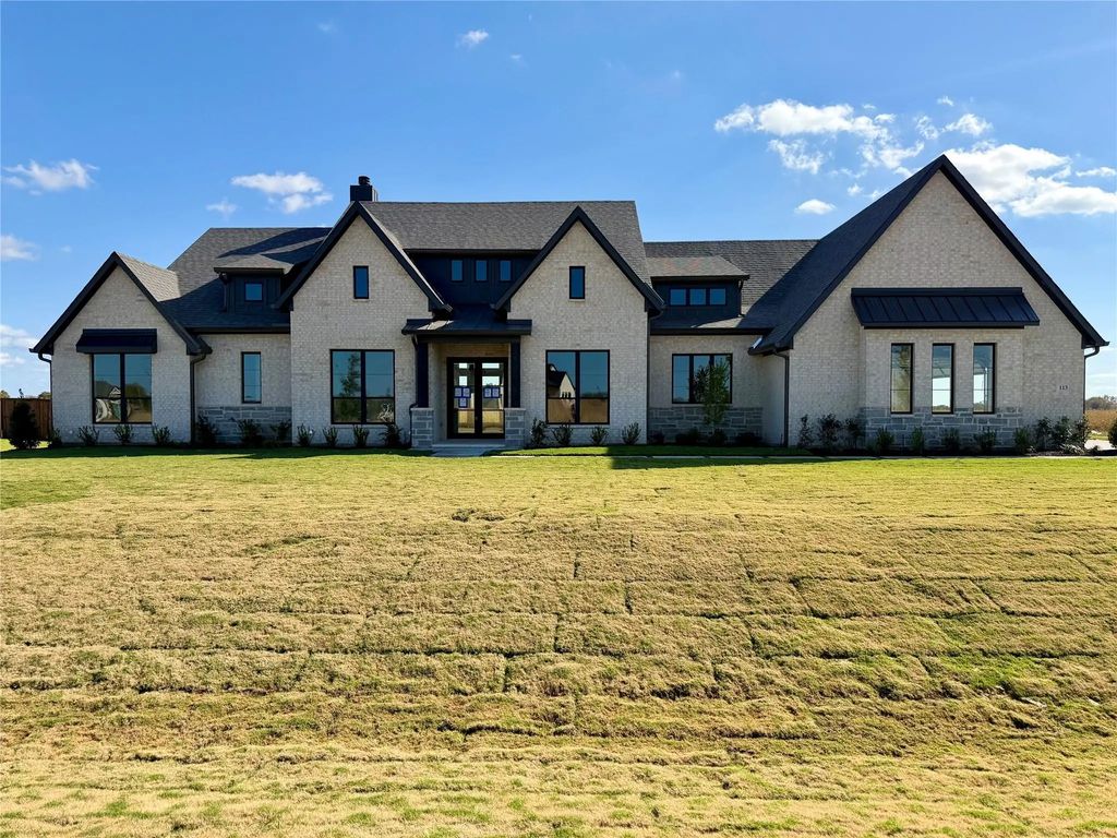 113 Lana Garden Way, Waxahachie