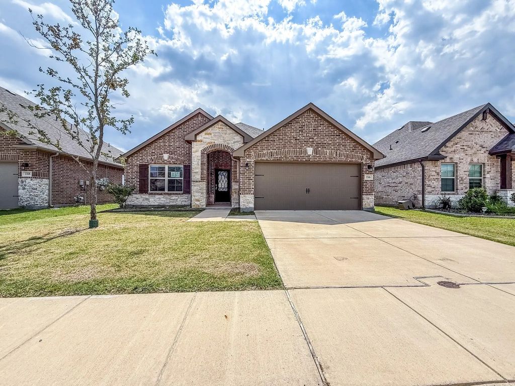 1506 Fairweather Way, Forney