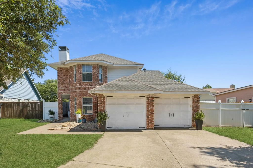 4673 Feathercrest Drive, Fort Worth