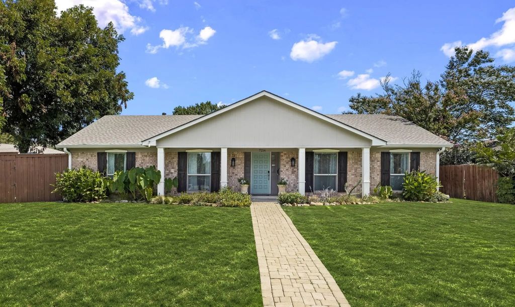 7216 Alto Caro Drive, Dallas