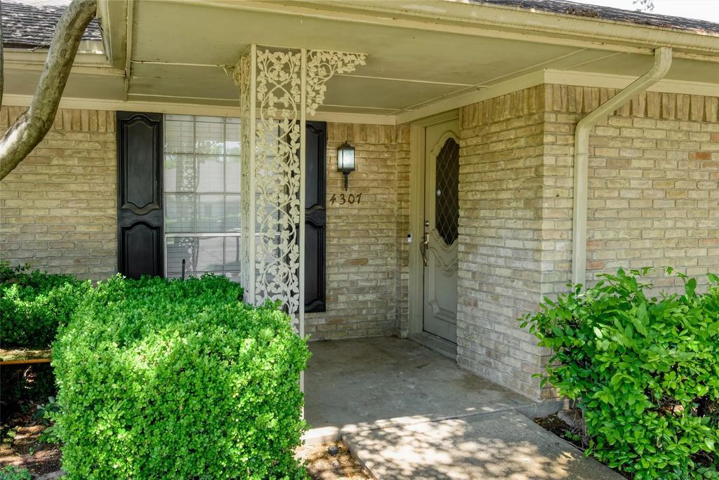 4307 Harvest Hill Road, Dallas