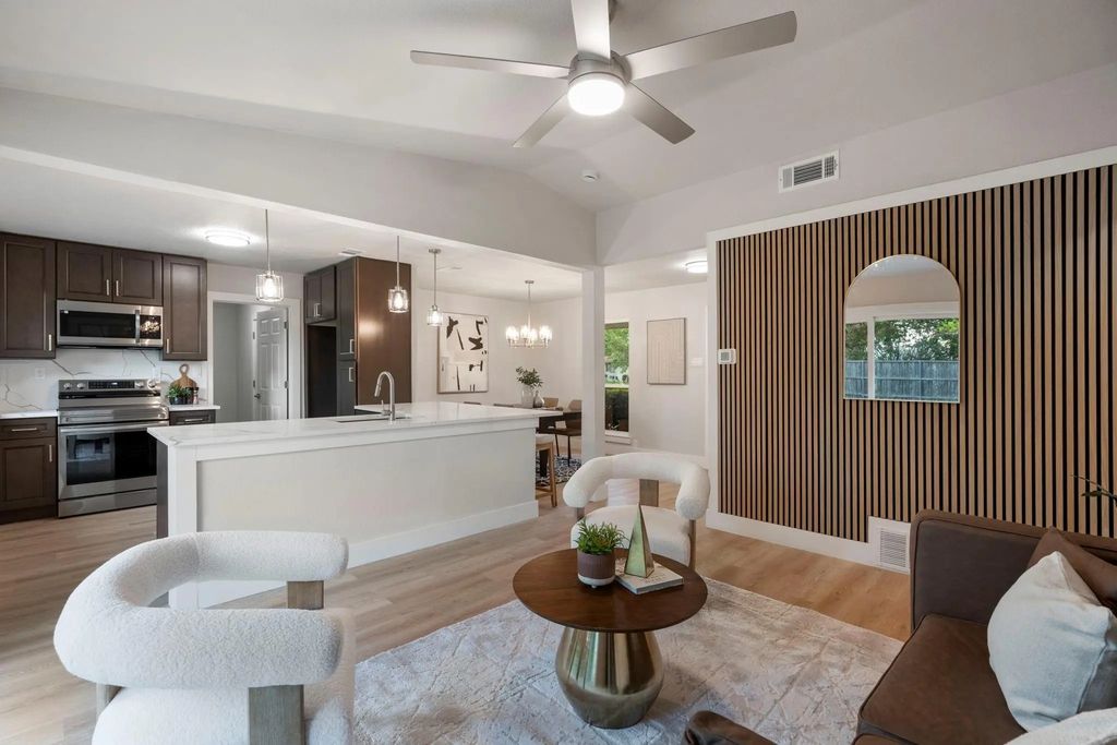2003 Sam Houston Boulevard, Carrollton