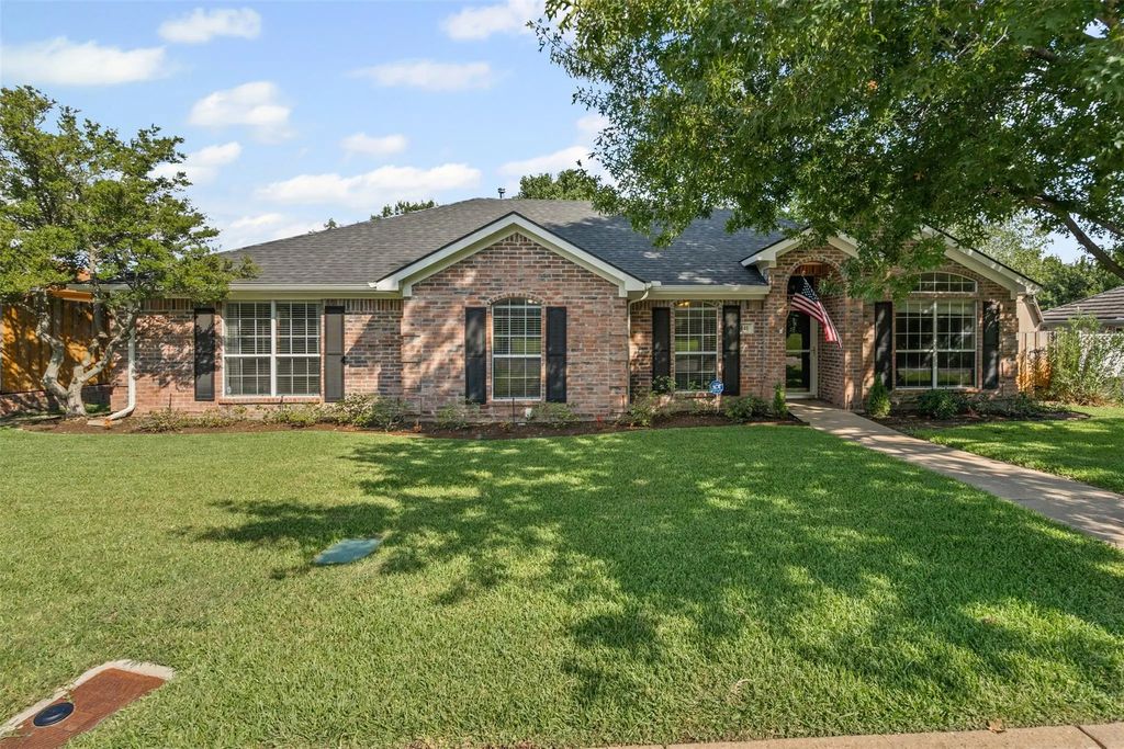 441 Dove Lane, Fort Worth
