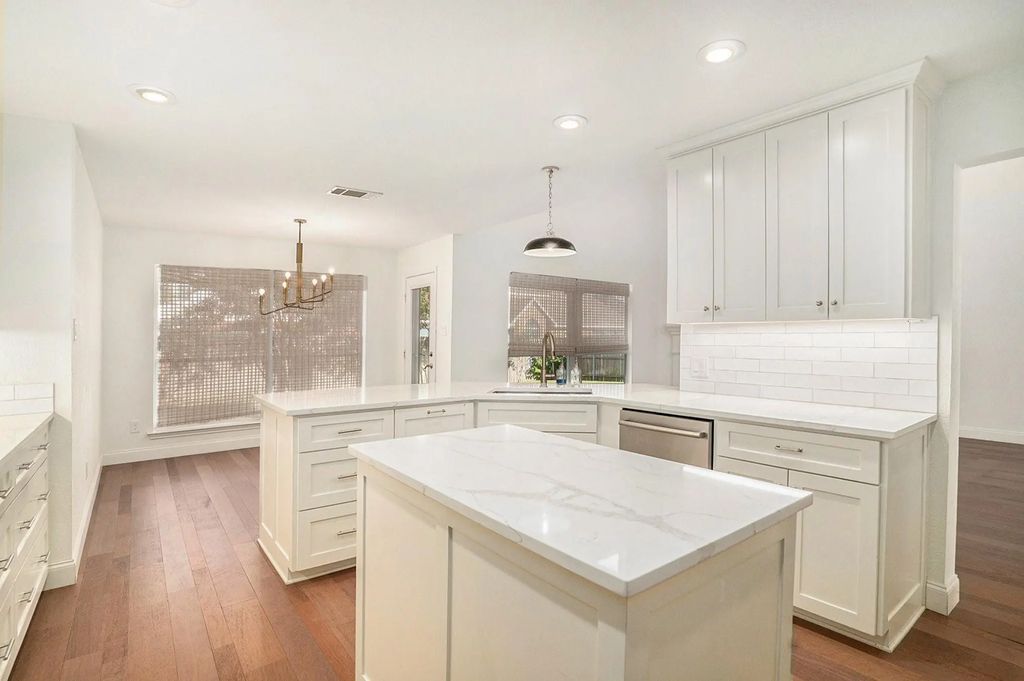 804 Redbud Road, Burleson