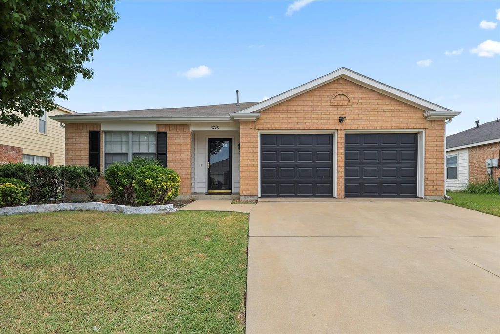 6718 Ambercrest Drive, Arlington