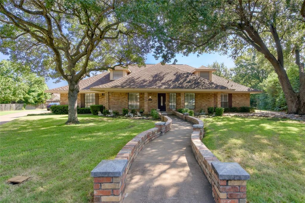 1705 Ashbury Court, Bedford