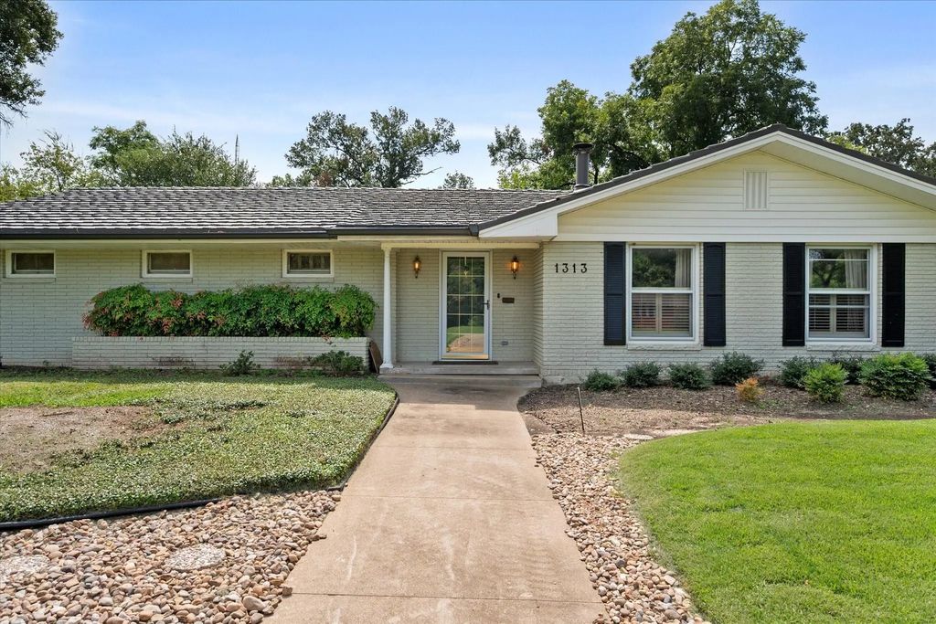 1313 Columbia Avenue, Corsicana