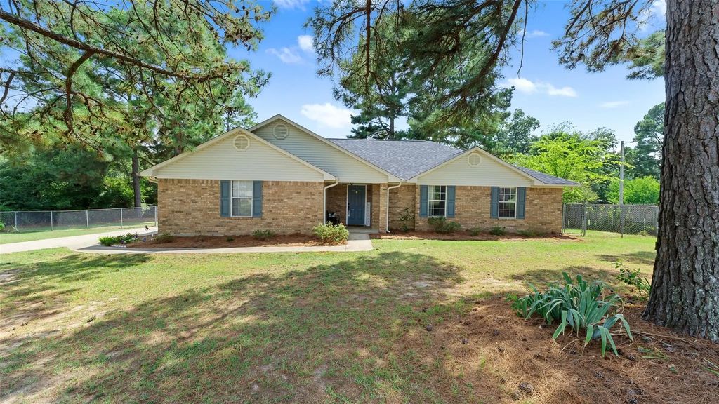 4 Dan Michael Drive, Texarkana