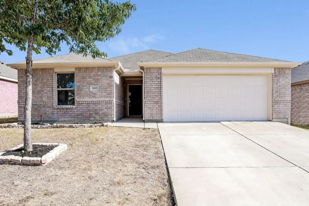 5432 Shady Springs Trail, Fort Worth