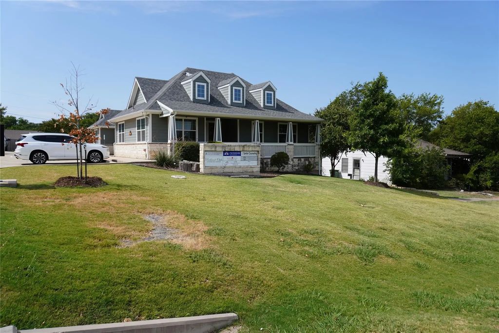 212 E Broadway Street, Prosper