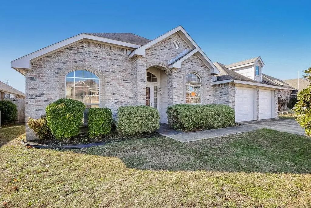 224 W Glen Meadow Drive, Glenn Heights