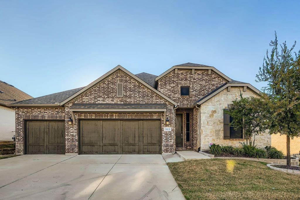 312 Magnolia Street, Oak Point