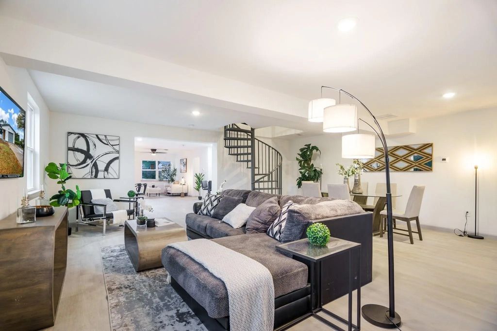 2718 Anderson Street, Irving