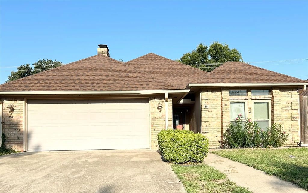 1605 High Crest Court, Irving