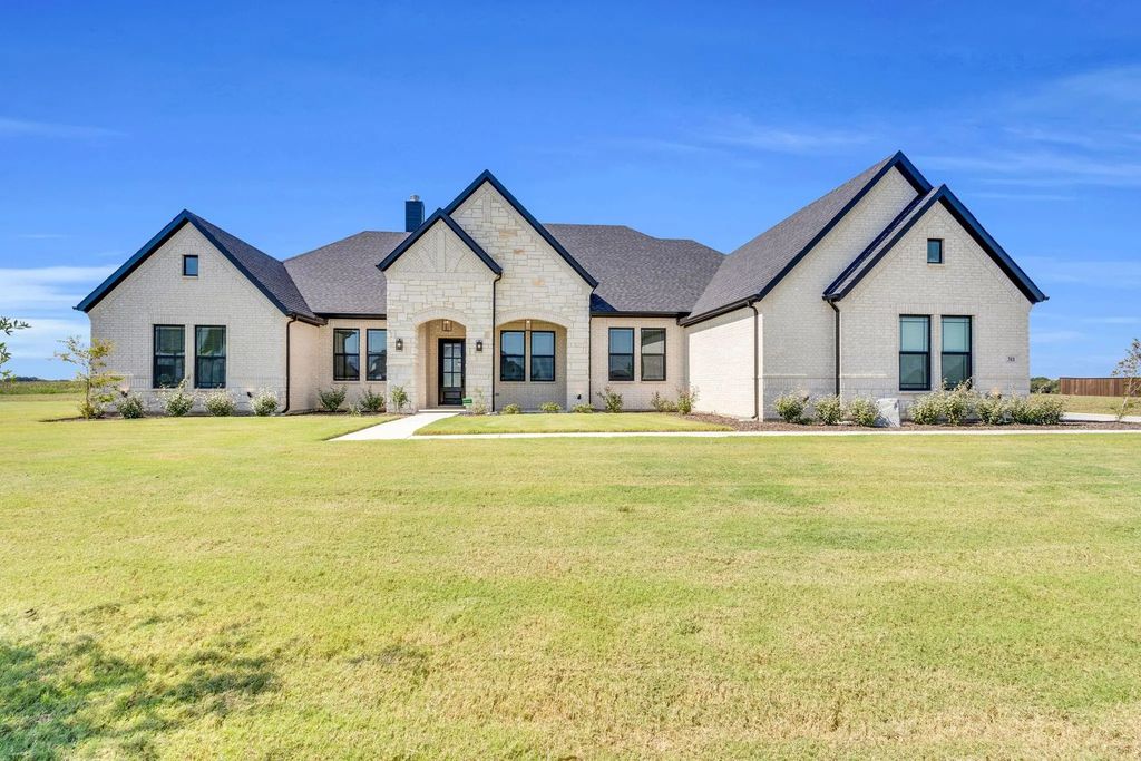 311 Motega Court, Waxahachie