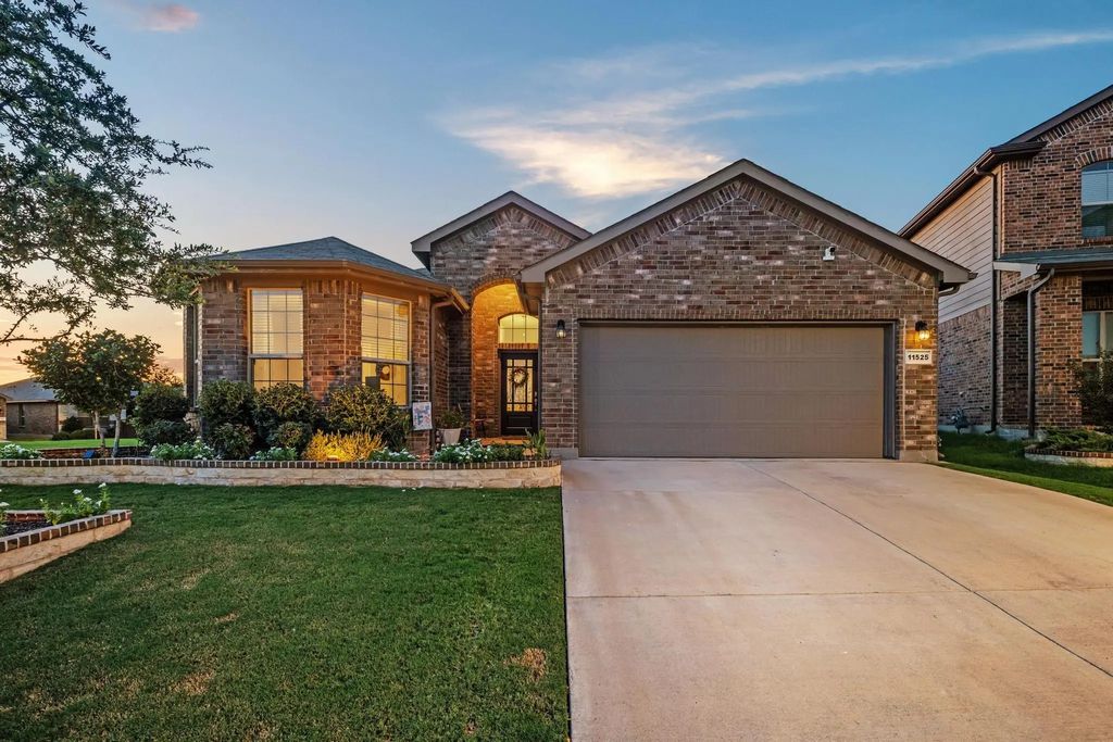 11525 Milltown Drive, Fort Worth