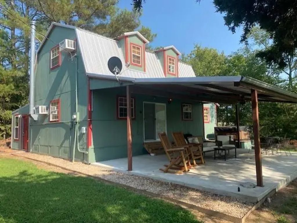 741 County Road 3100, Clarksville