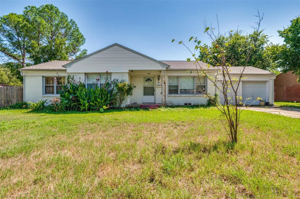 1542 W 5th Street, Irving