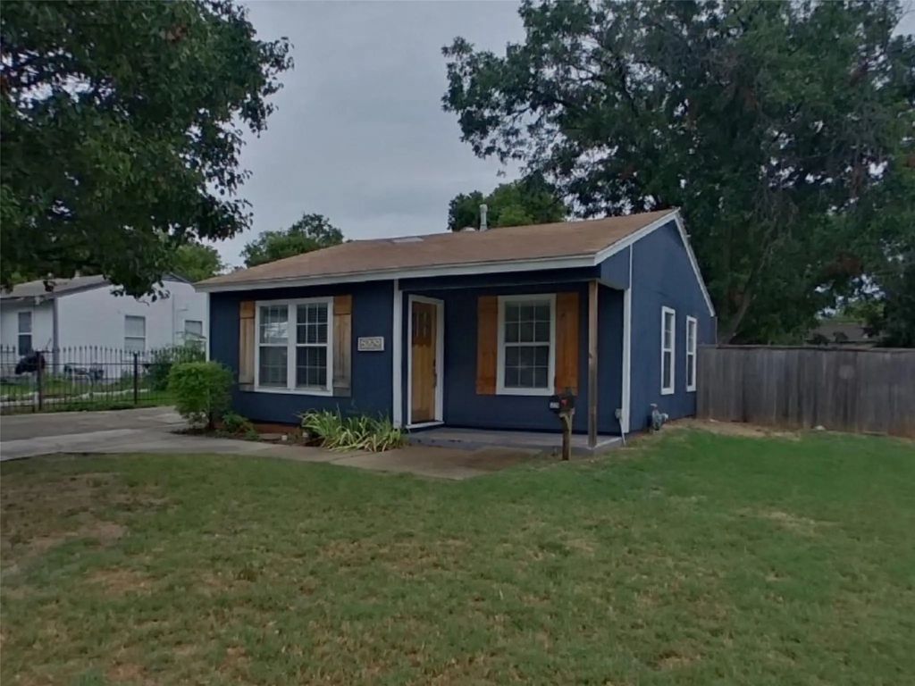 5229 Westcrest Drive, Fort Worth