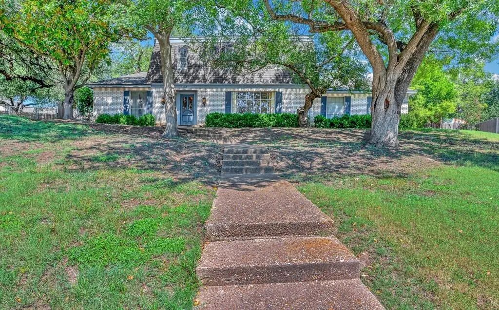 1133 Forest Grove Drive, Woodway