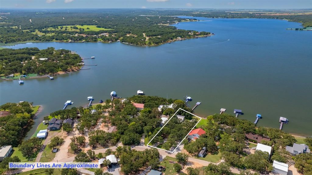 823 Casino Road, Nocona
