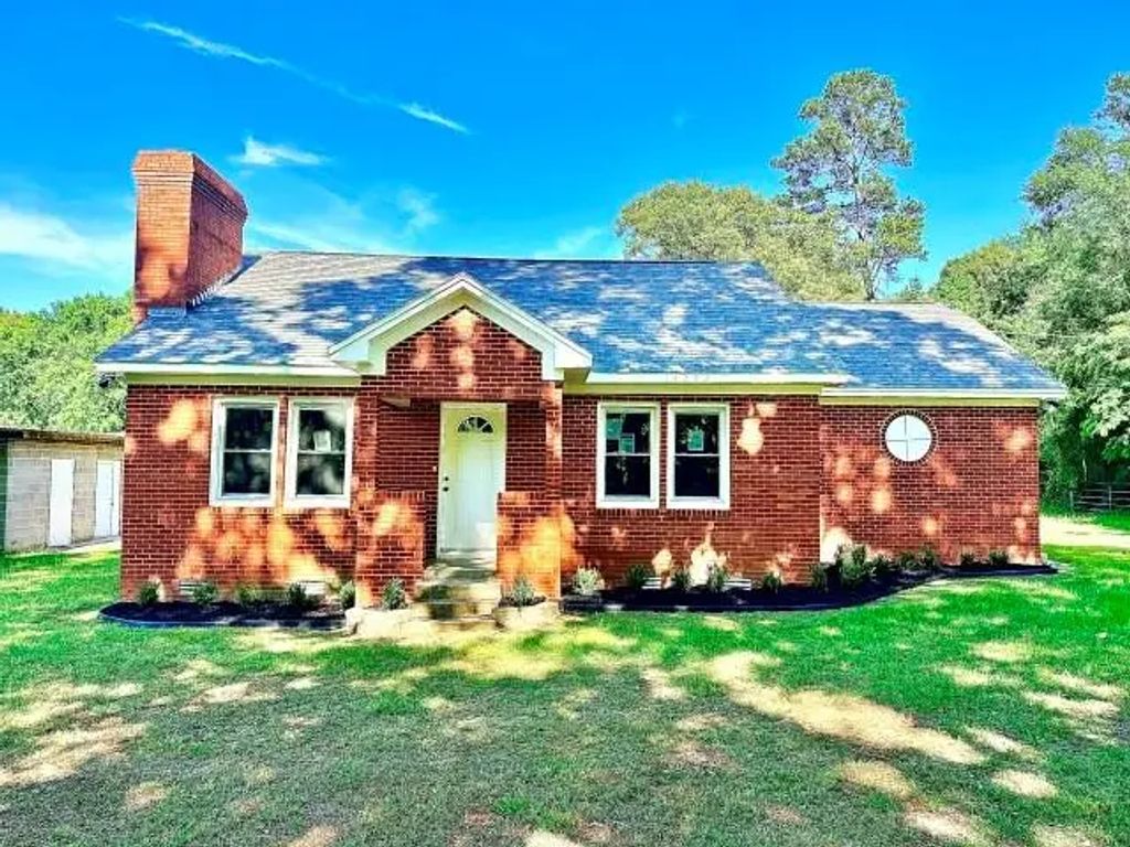 13292 County Road 3111, Gladewater