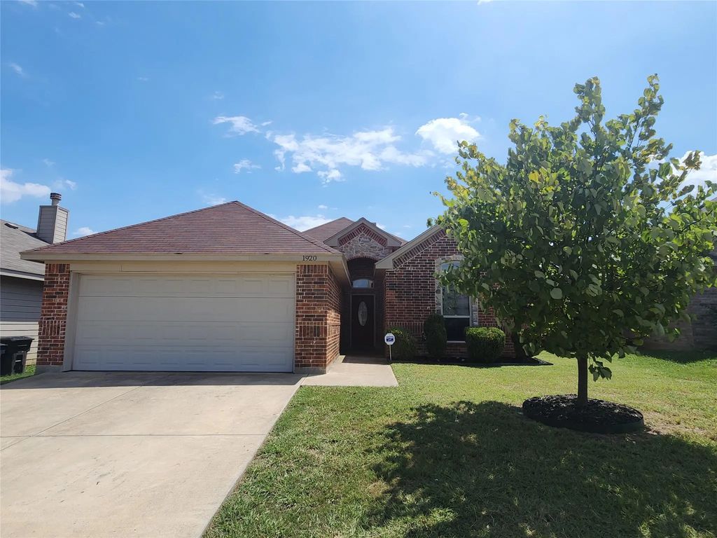 1920 Belshire Court, Fort Worth