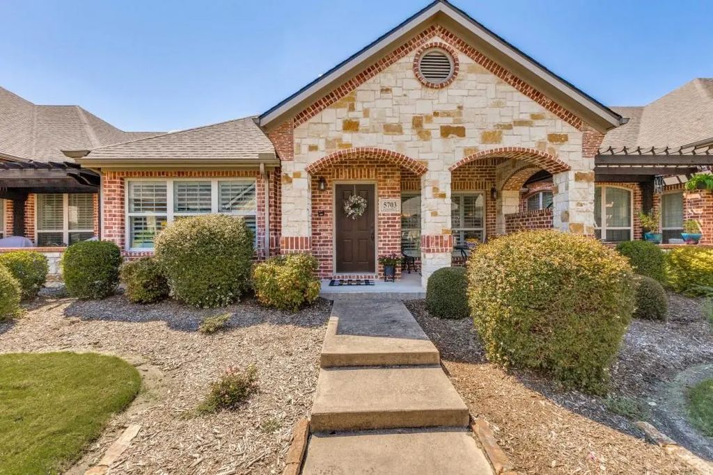 5703 Hummingbird Lane, Fairview