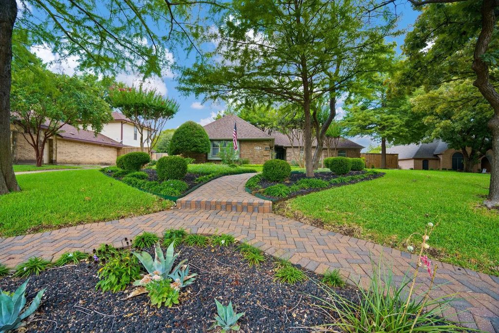 1101 Balfour Drive, Cedar Hill