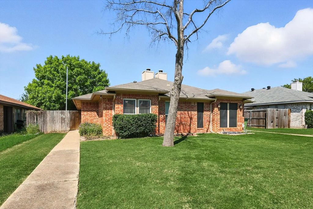 705 Cory Street, Grapevine