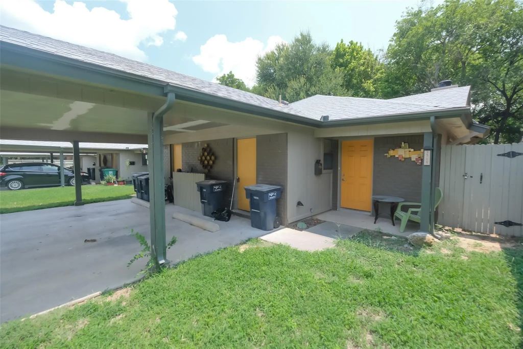 3713 Bryce Avenue 3715, Fort Worth