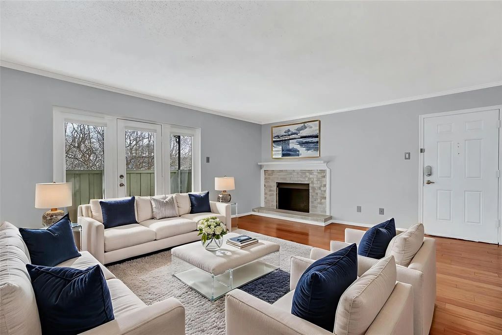 7705 Meadow Park Drive 209, Dallas