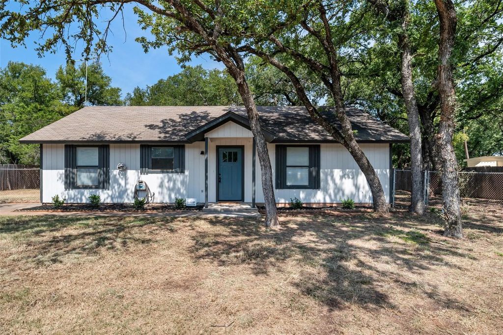 3014 Inwood Trail, Granbury