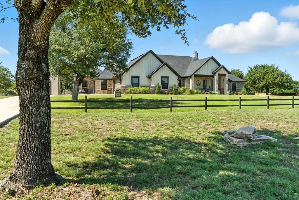 1049 Timber Hills Drive, Weatherford