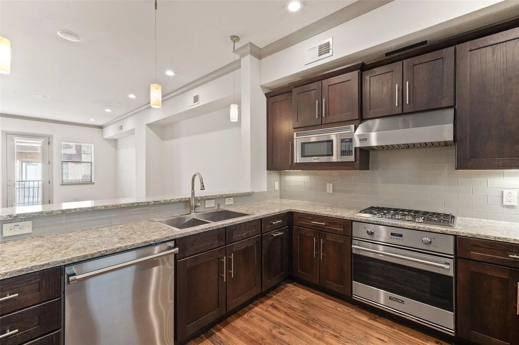 1021 Pavillion Street 4, Dallas
