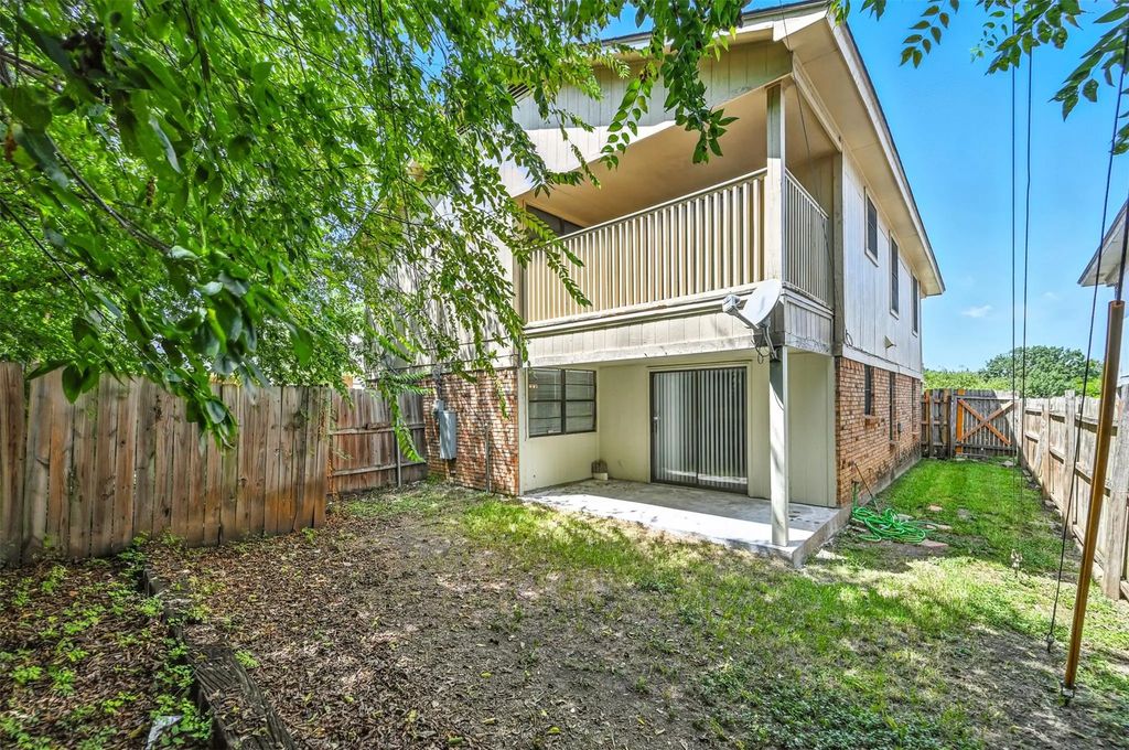 2509 Woodmont Trail, Fort Worth